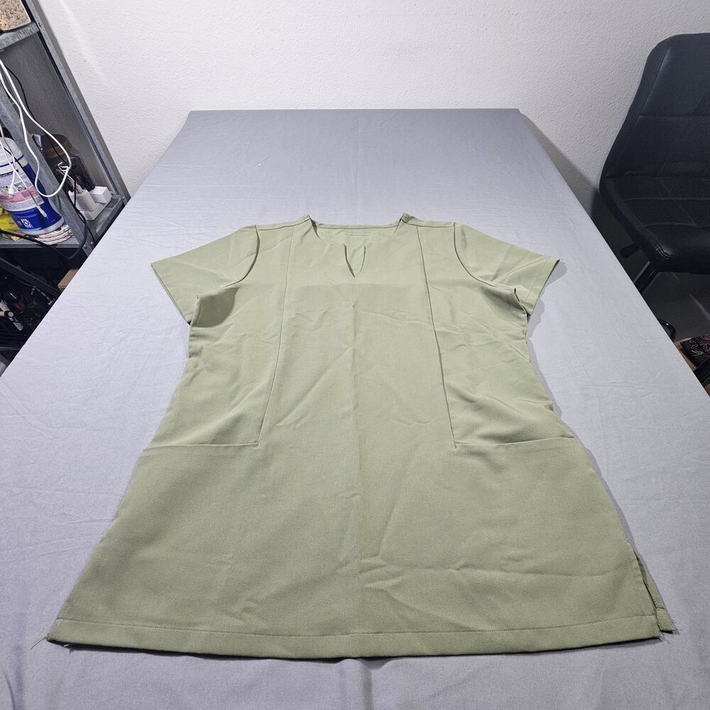 Mandala Scrub Top Womens Small Olive Green Equa-Tek Tech Fluid Resistant V-Neck